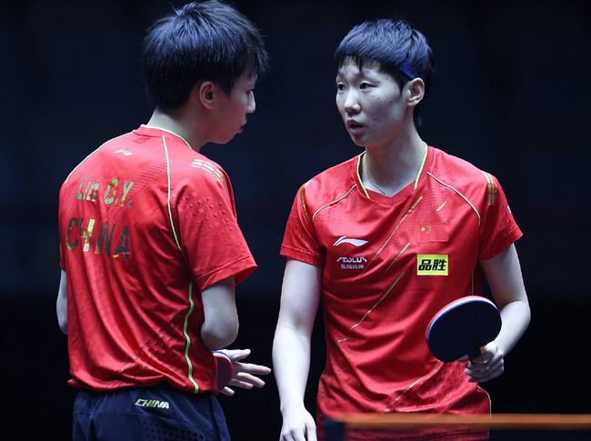 刻站了出来 刻站了出来